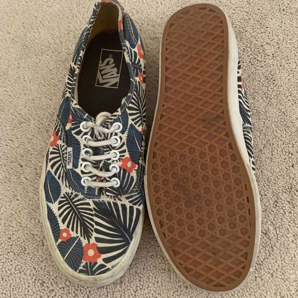 Vans size 9 shoes